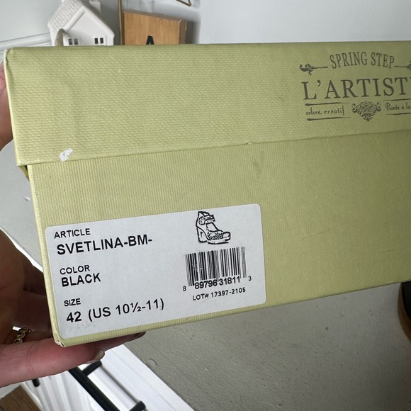 L’Artiste Svetlina Mary Jane Heels Black Leather w/ Fall Floral Embroidery 10.5 - Picture 8 of 8